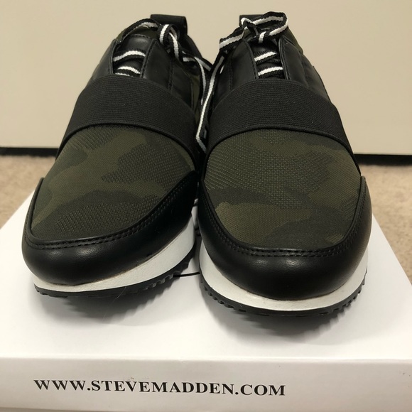 Steve Madden Shoes - Steve Madden Antics Camouflage size 8